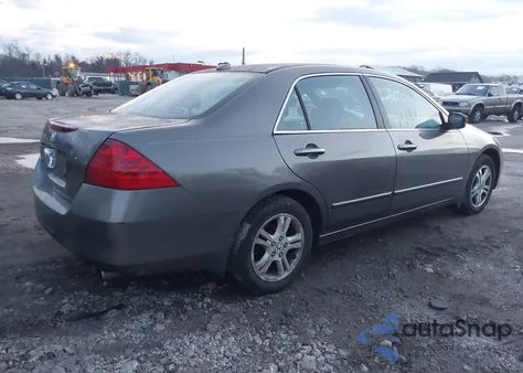 2006 Honda Accord 2.4 Ex z USA, uszkodzony, nr VIN 1HGCM55886A008977